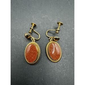Vintage Golden Sandstone Oval Gold Tone Dangle/Drop Screw Back Earrings